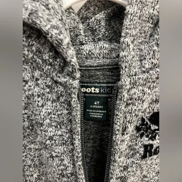 ROOTS 4T Zip Up Hoodie Thicker Material - Picture 5 of 5